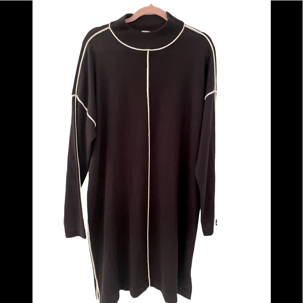 Never worn, Tristan Black Sweater tunic/dress with white piping detail - size XL